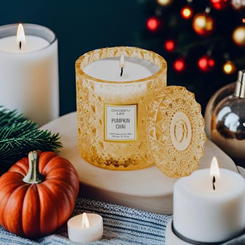 ambiente acogedor con vela de calabaza