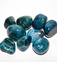 Beneficios de la piedra apatito azul