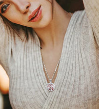 collar con piedras de lava