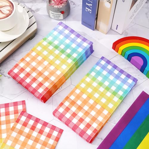 decoración colorida con servilletas LGBTQ