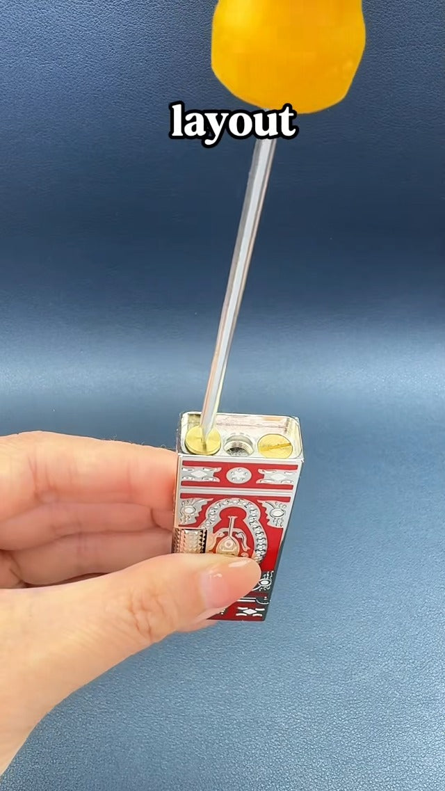 Encendedor de latón rojo para coleccionistas