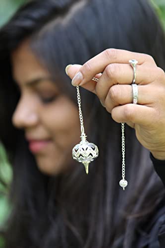 péndulo plateado para meditación y sanación
