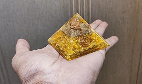 pirámide de citrino para prácticas de reiki