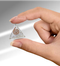 pirámide de cristales para energía positiva