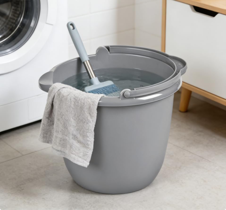 Cubeta Redonda Utilitaria de 10 Qt, Mango Cómodo, Plástico, Pail Clásico de Titanio - imagen 1