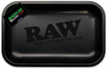 Bandeja para enrollar cigarrillos RAW Matte Black Murder'd 11x7x1” con tarjeta ARC Scoop - imagen 1