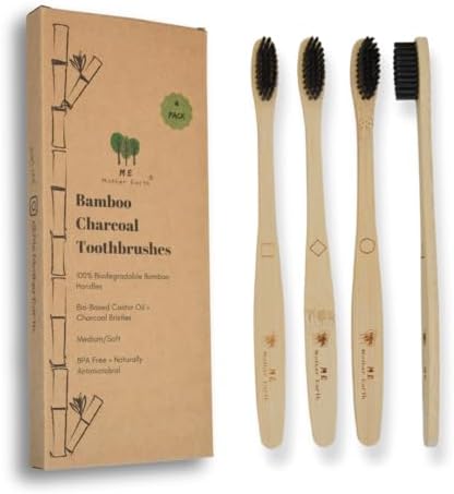 Cepillo de Dientes de Carbón de Bambú ME MOTHER EARTH, Pack de 4, Cerdas Suaves Medias, Biodegradables y Ecológicas, Infundido con Carbón - imagen 1