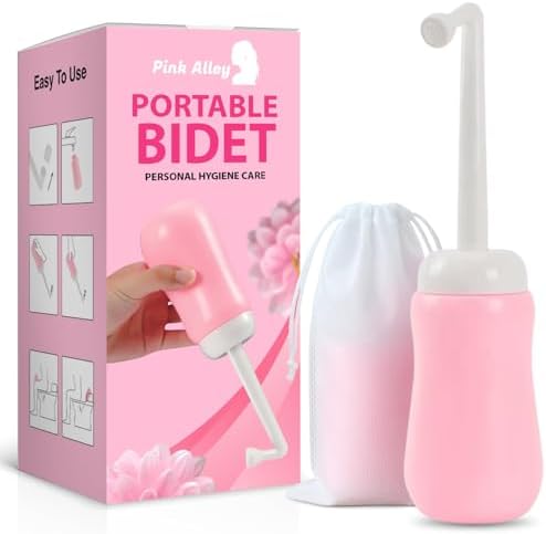 Botella de Bidet Portátil Pink Alley para Mujeres - Botella Peri Invertida para Higiene Femenina, Cuidado Postparto y Menstrual con Rocío Angulado y - imagen 1