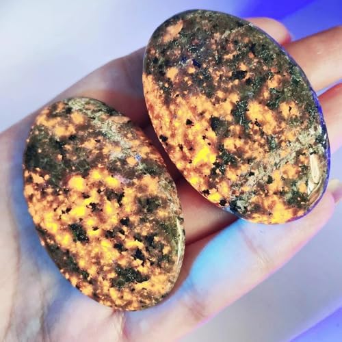 Piedra Tumbled Grande de Yooperlite Natural Brillante con Fluorescencia UV - Roca de Fuego Luminoso - imagen 2