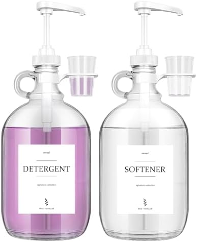Dispensador de Detergente Líquido de Vidrio (2 Pzs) con Soportes para Tazas, 64 oz Cada Uno, Botellas con Bomba y Etiquetas para el Cuarto de Lavado - imagen 1