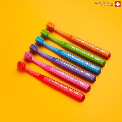 Cepillo de Dientes Curaprox para Niños, Paquete de Tres, Internacional (Surtido) - imagen 8