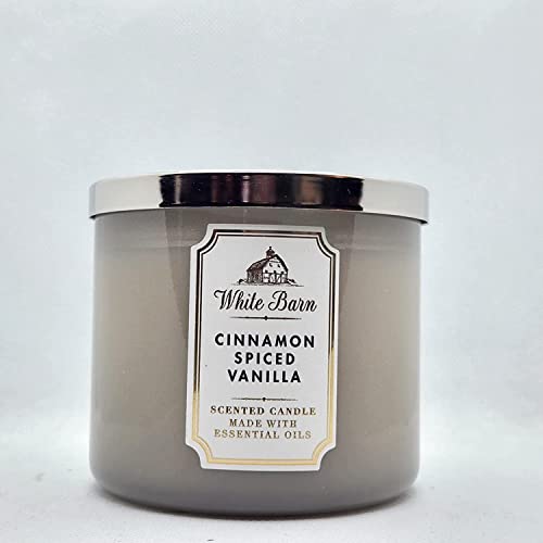 Vela Aromática de 3 Mechas Bath and Body Works White Barn con Aceites Esenciales - 14.5 oz - Aromas Clásicos 2021 (Vainilla con Canela) - imagen 2