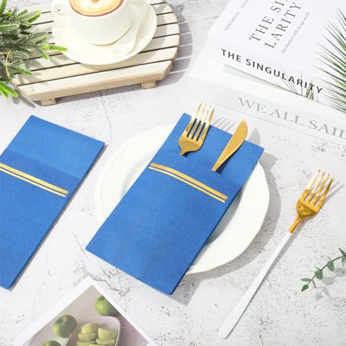 servilletas azules con detalles dorados