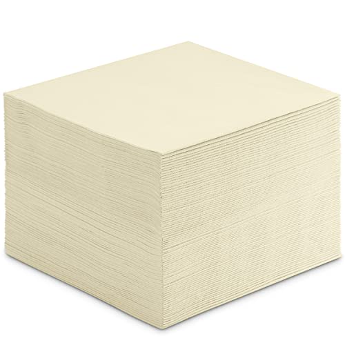 servilletas de crema para mesas festivas
